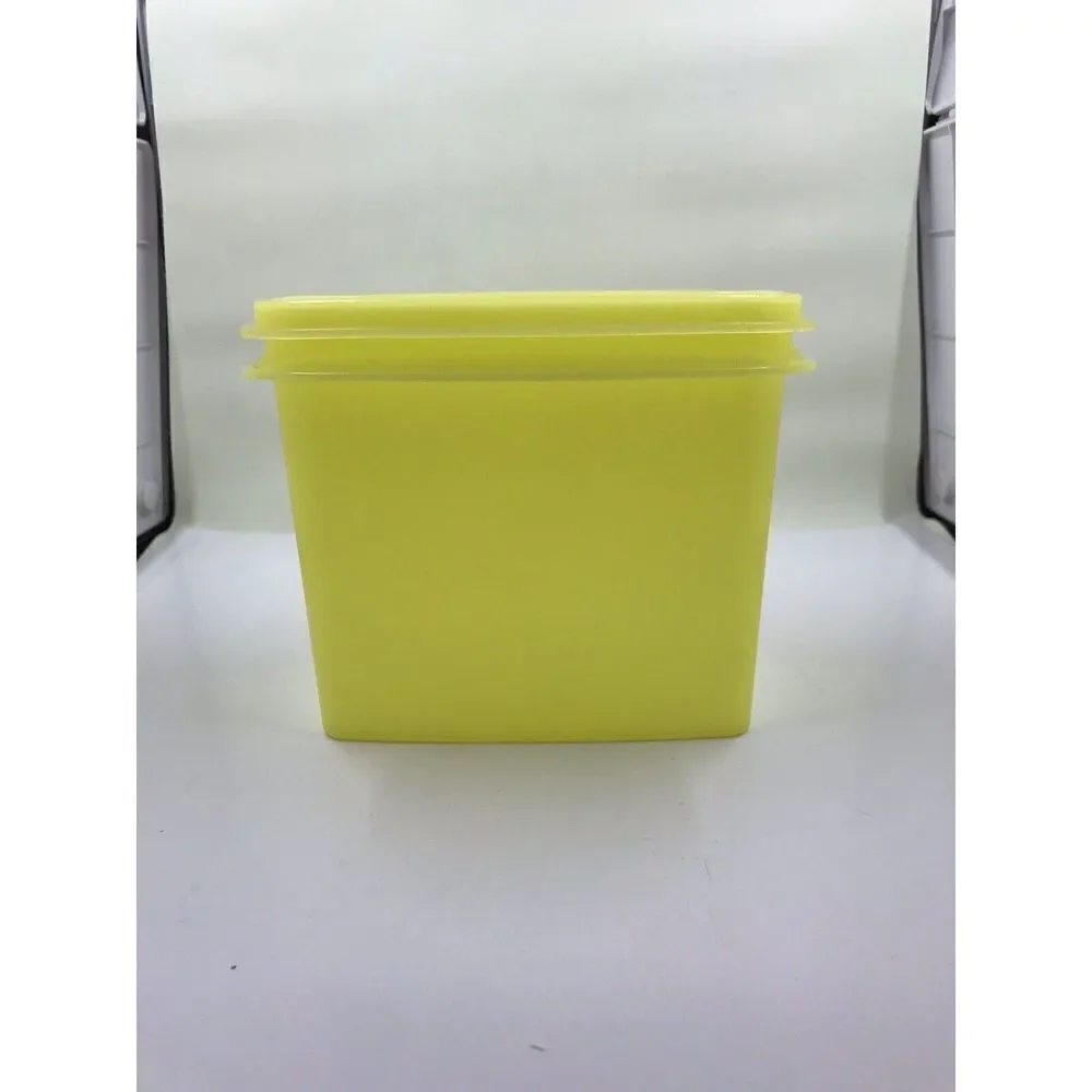 Tupperware 1243-3 Yellow Shelf Saver 2 Storage Containers With Lids Vintage